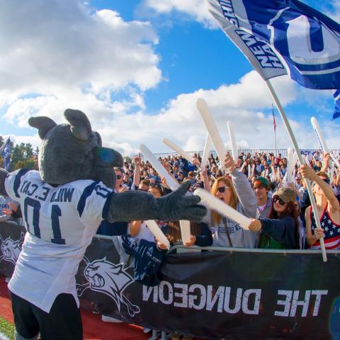 UNH Students at UNH homecoming football game